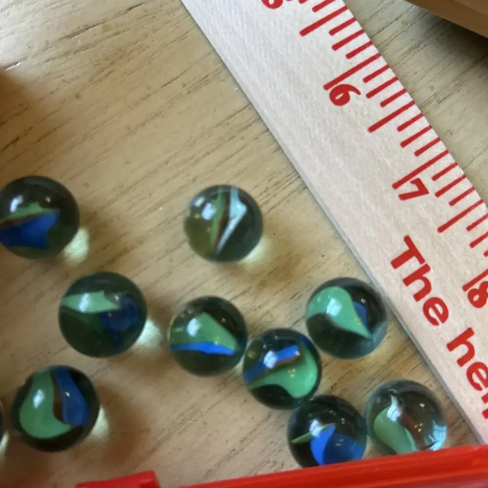 Glass Marbles Cats Eye Blue Red Green Yellow Lot of 81 with 2 Shooter Look @ Pic